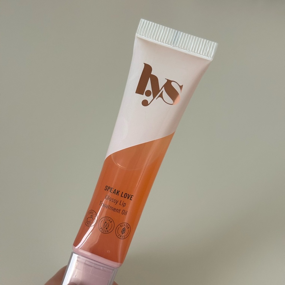 LYS Glossy Lip Treatment Oil 🩷